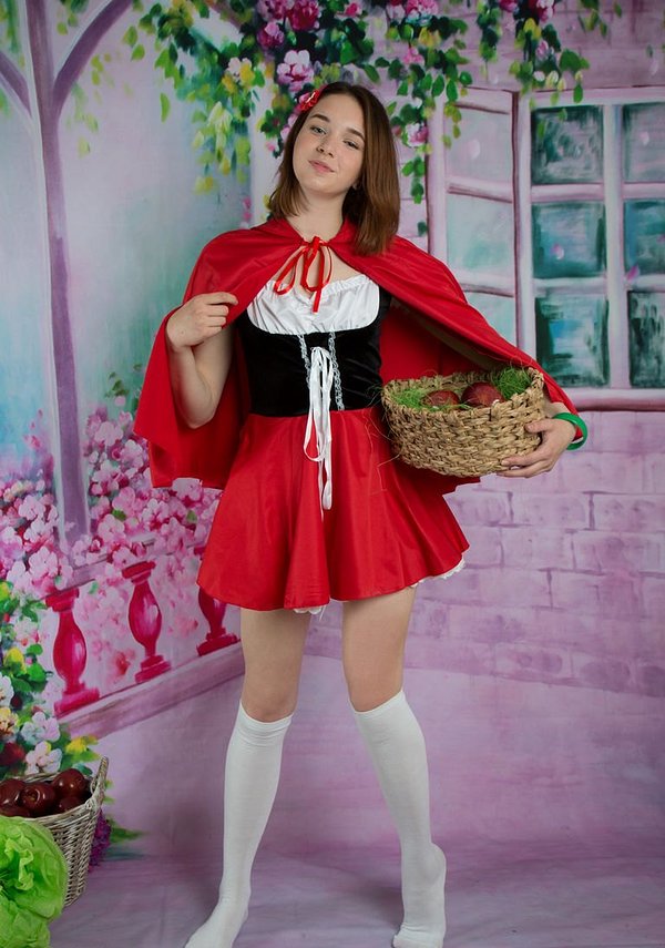 Эмма, 22 года, 2 размер груди